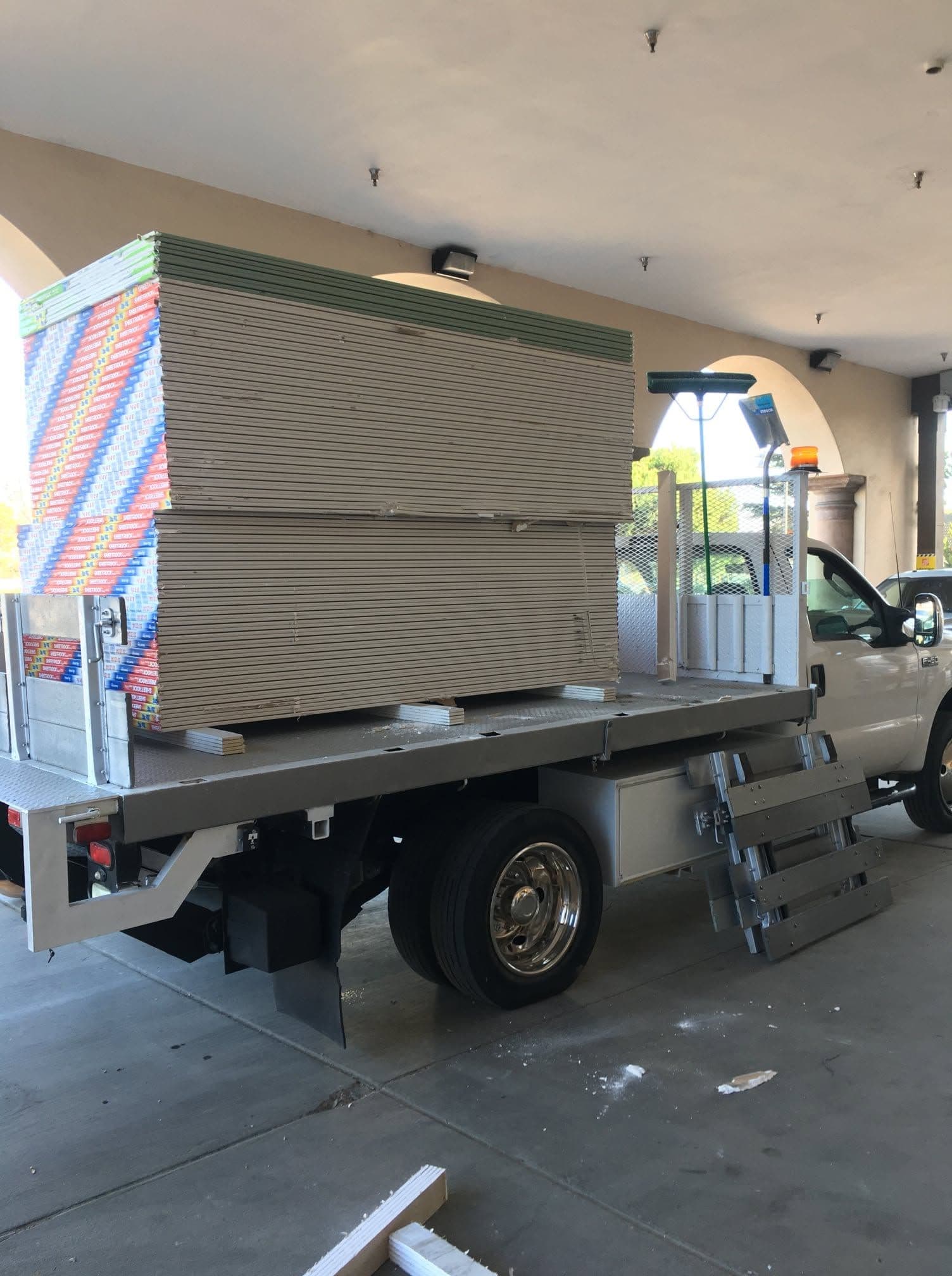 Material delivery & hauling